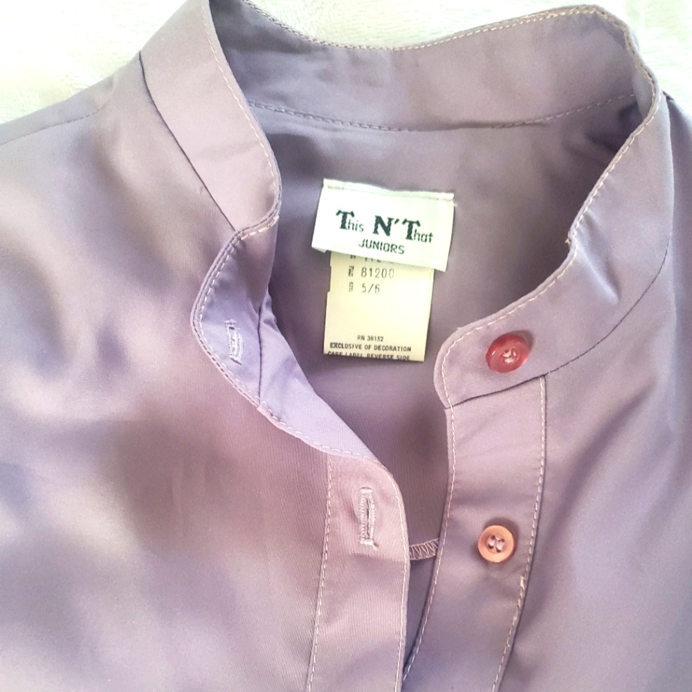 Womens/Juniors button up dress shirt